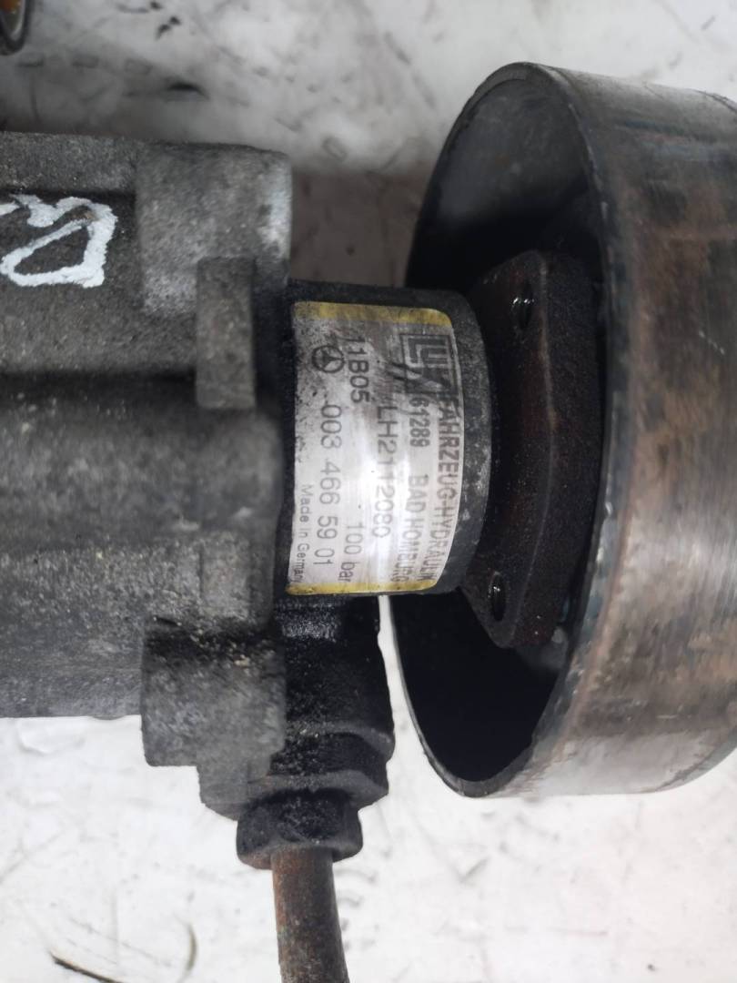 насос гидроусилителя руля Chrysler PT Cruiser 1 поколение 2004, 2.2 л., дизель - фото №1