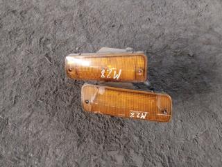 повторитель поворота на крыле Toyota Land Cruiser Prado 1 поколение J70 1992, 2.4 л., 2L-T, дизель