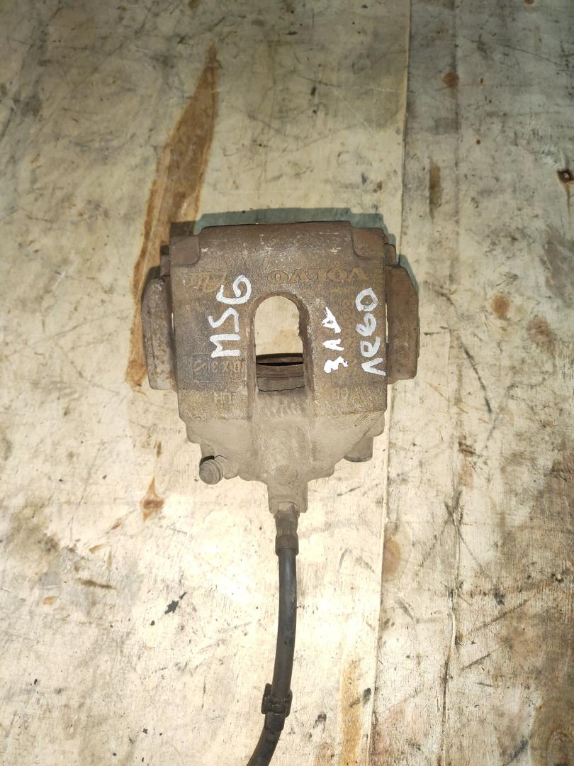 суппорт задний левый Volvo XC90 1 поколение 2003, 2.9 л., бензин, АКПП - фото №1