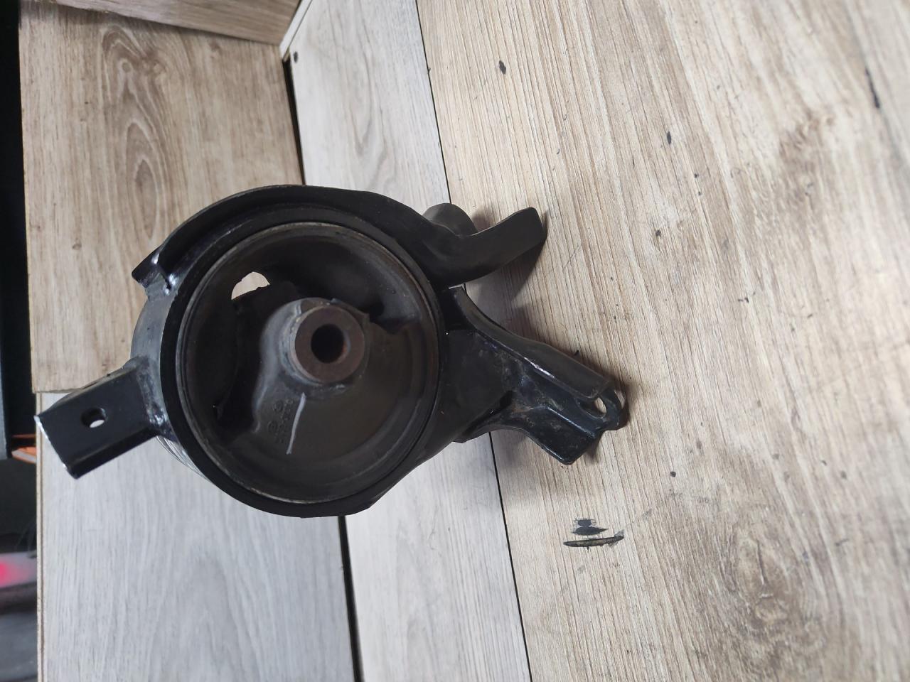 подушка крепления двигателя Hyundai Santa Fe 2 поколение (CM) 2008, 2.2 л., D4EB, дизель, АКПП, 218323K800 - фото №1