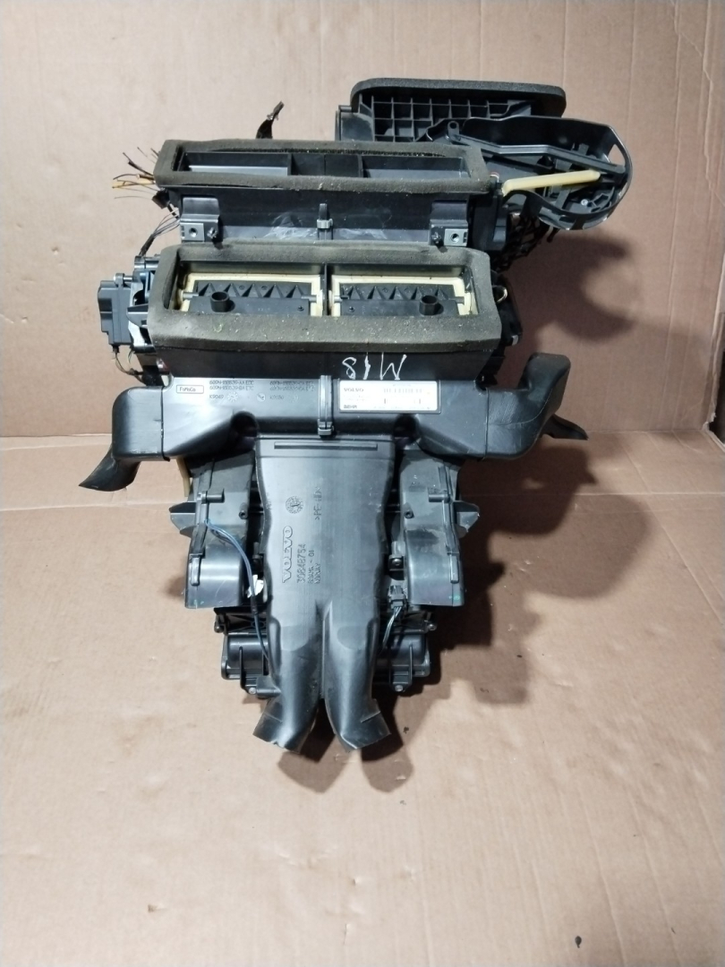 отопитель в сборе (печка) Volvo S80 2 поколение 2008, 2.4 л., D 5244 T4, дизель - фото №1