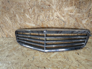 заглушка (решетка) в бампер Mercedes-Benz C-Класс W204/S204/C204 [рестайлинг] 2011, седан