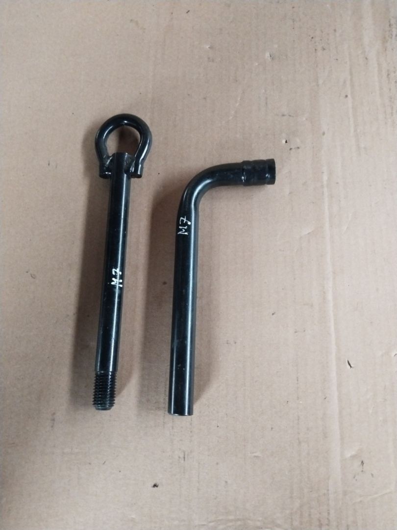 ключ колесный (балонный) Dacia Logan 2 поколение 2013, 0.9 л., H4B 400, бензин, универсал - фото №1