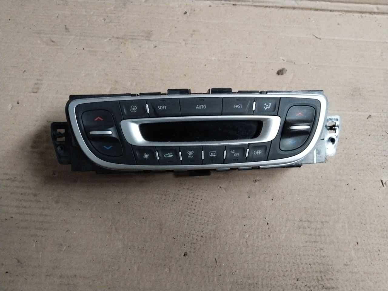 блок управления печки / климат-контроля Renault Scenic 3 поколение 2010, 2.0 л., M4R 711, бензин, АКПП - фото №1