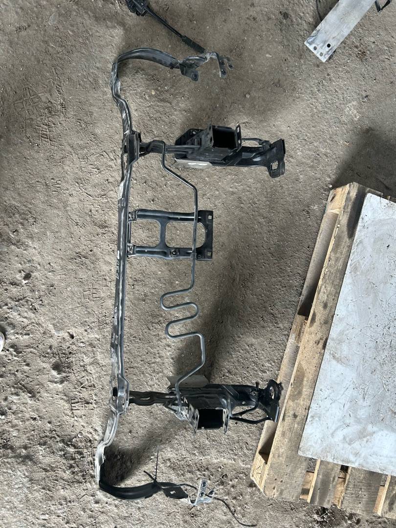 передняя панель крепления облицовки (телевизор) Mercedes-Benz C-Класс W203/S203/CL203 2000, 2.2 л., OM 646.962, дизель, МКПП - фото №1