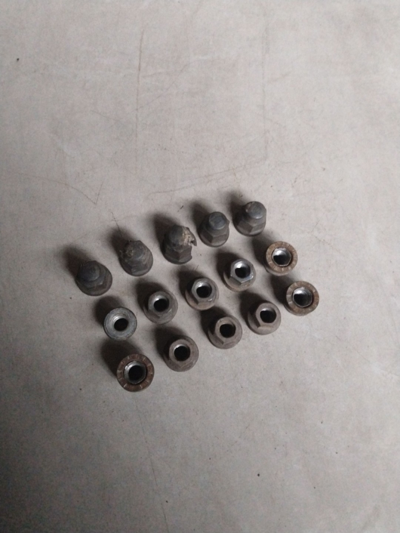 болт колесный Ford Transit 7 поколение 2010, 2.2 л., дизель, МКПП - фото №1