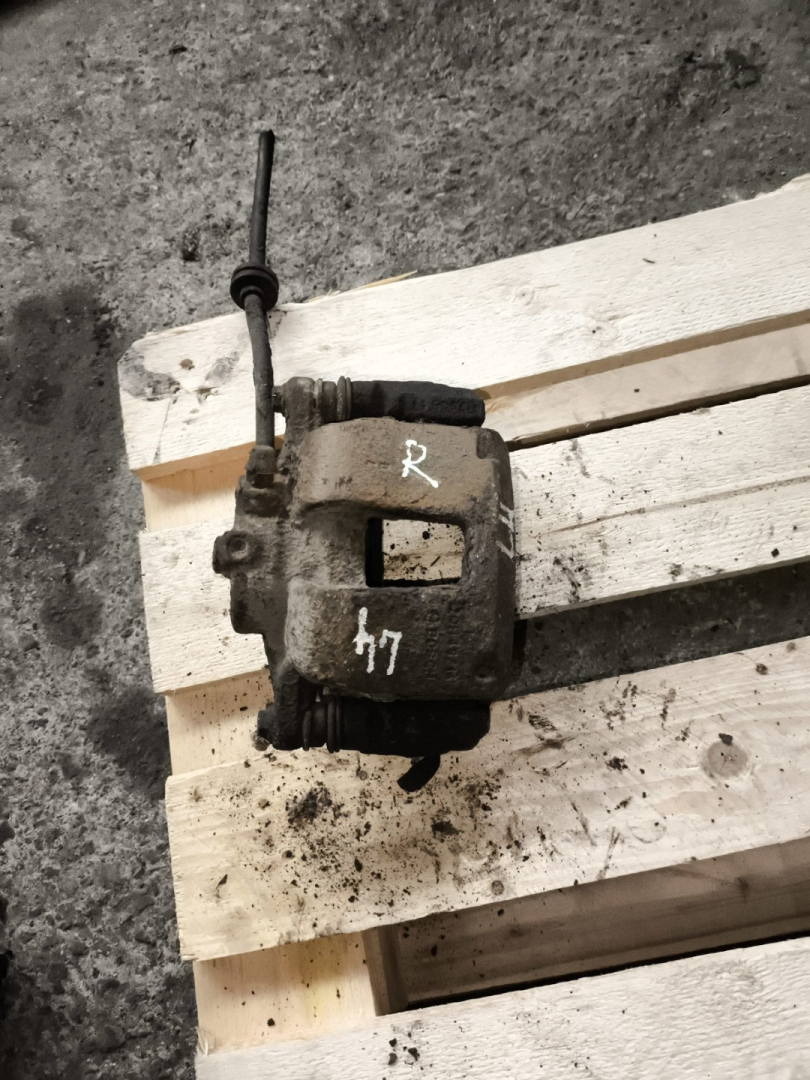 суппорт задний правый Citroen Jumper 2 поколение 2011, 2.2 л., 4HH (P22DTE), дизель - фото №1