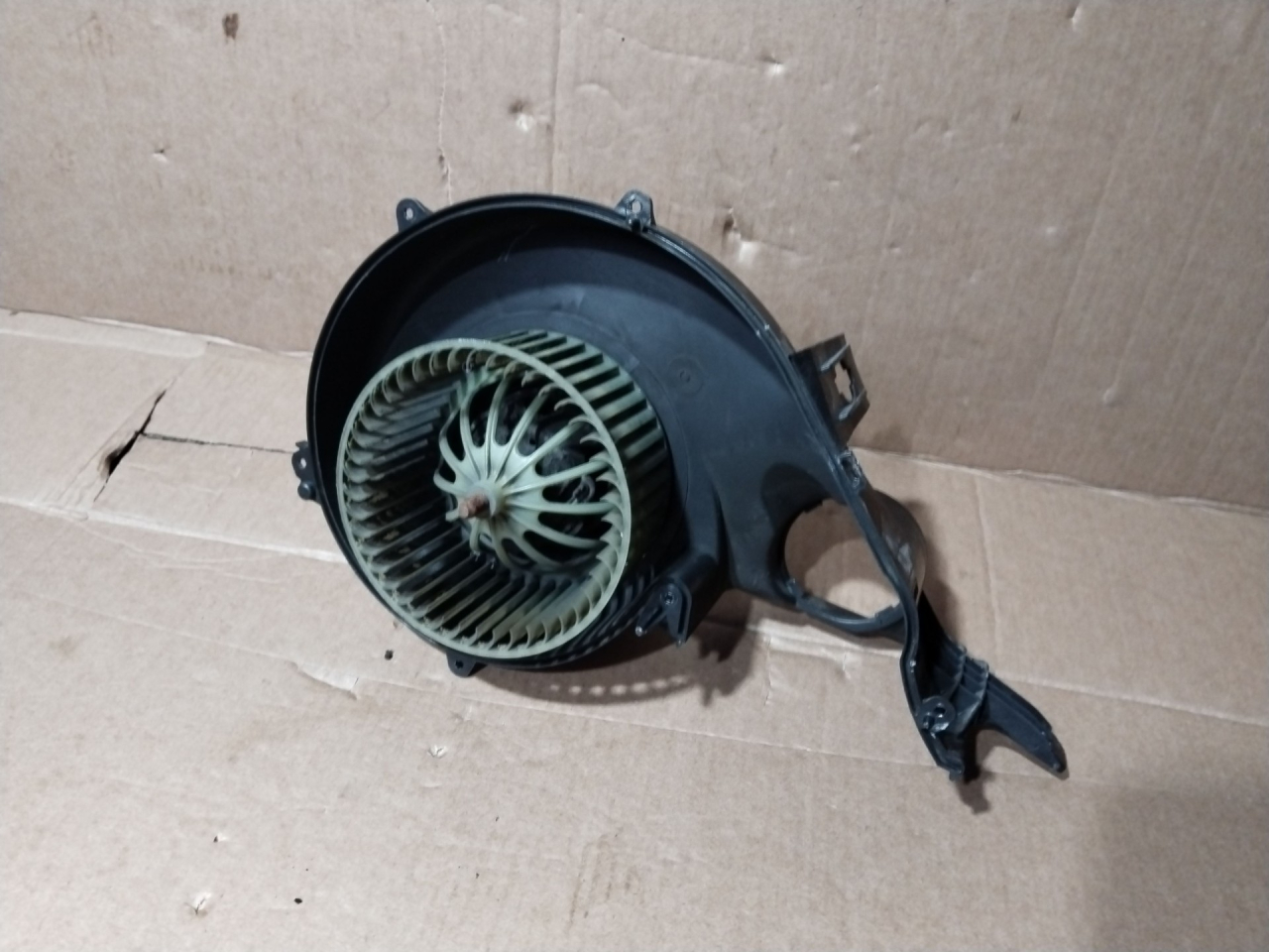 моторчик печки Volvo S80 2 поколение 2008, 2.4 л., D 5244 T4, дизель - фото №1