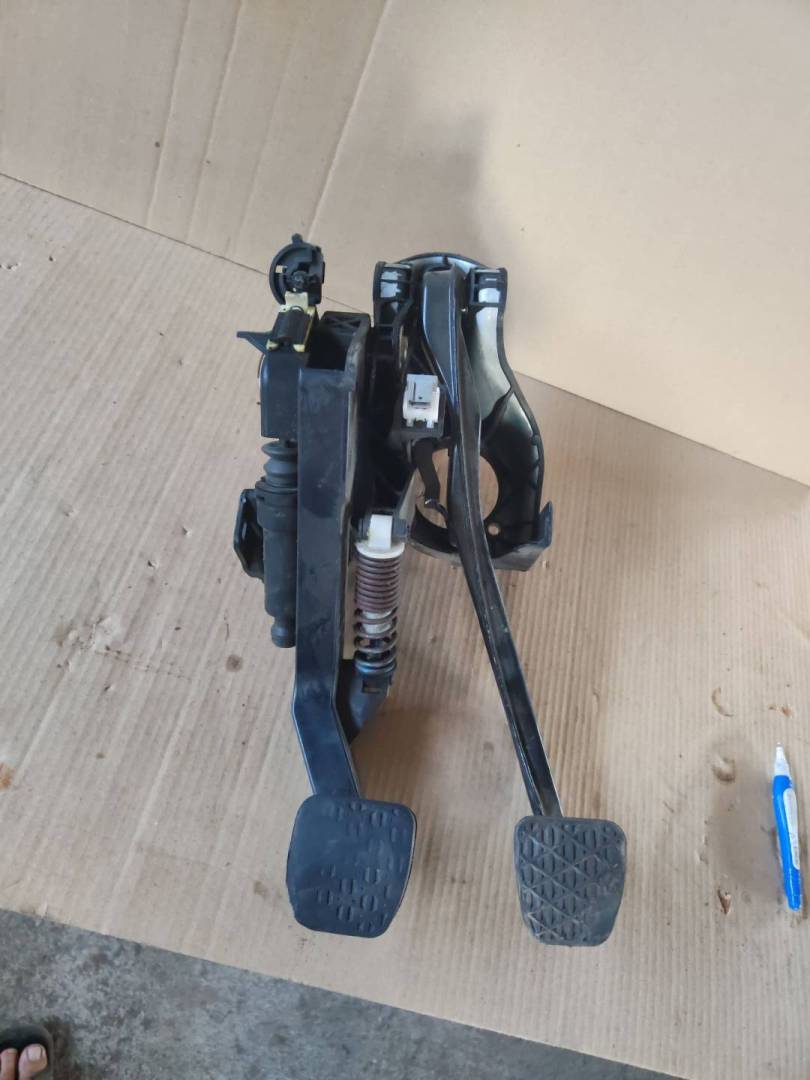 узел педальный (блок педалей) Mercedes-Benz C-Класс W204/S204 2008, 2.2 л., дизель, МКПП - фото №1