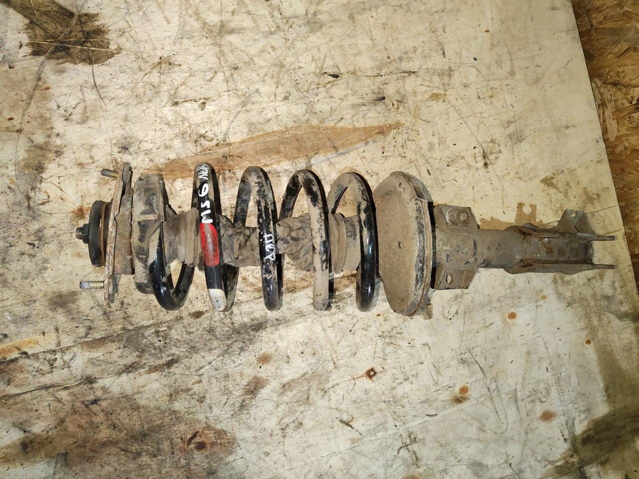 стойка передняя левая Volvo XC90 1 поколение 2003, 2.9 л., бензин, АКПП - фото №1