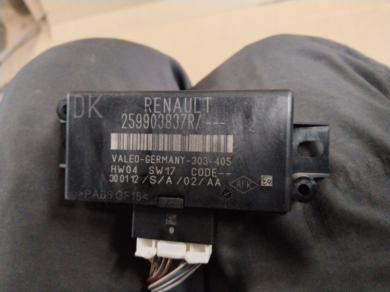 блок управления парктрониками Renault Scenic 3 поколение 2009, 1.5 л., K9K 836, дизель, 6МКПП, хетчбэк 5 дв., передний привод, 259903837R - фото №1