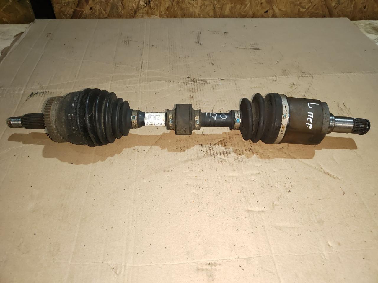 полуось передняя левая (приводной вал, ШРУС) Hyundai Santa Fe 2 поколение (CM) 2007, 2.2 л., D4EB, дизель, АКПП - фото №1