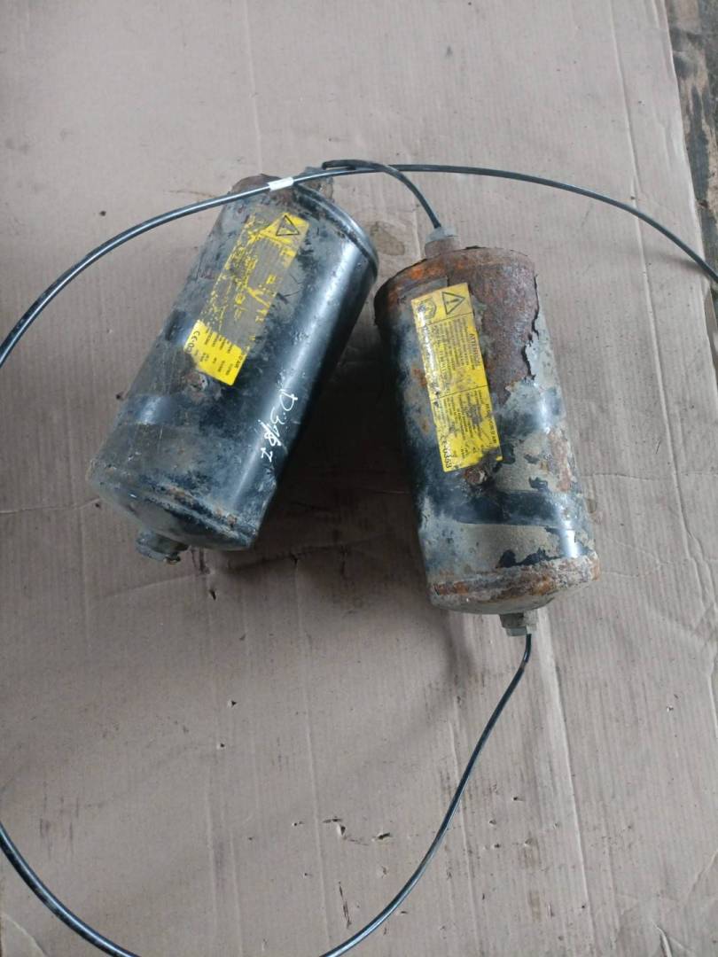 ресивер пневмоподвески Renault Master 2 поколение 2003, 3.0 л., ZD3 202, дизель, МКПП - фото №1