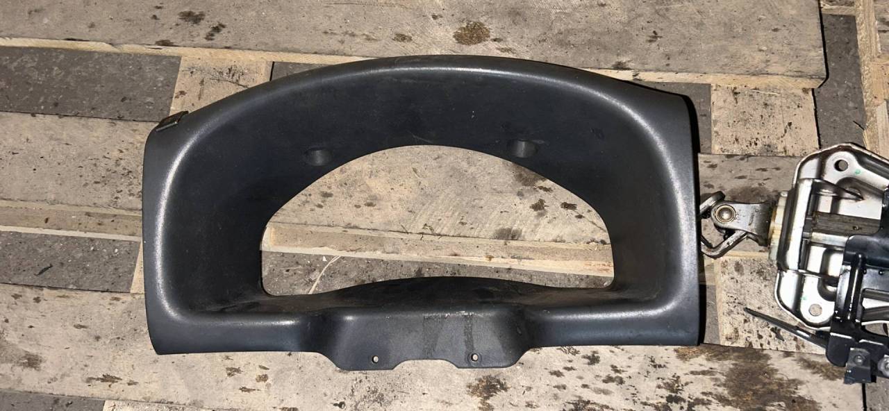 рамка панели приборов Ford Transit 6 поколение 2000, 2.0 л., F3FA, дизель, МКПП - фото №1