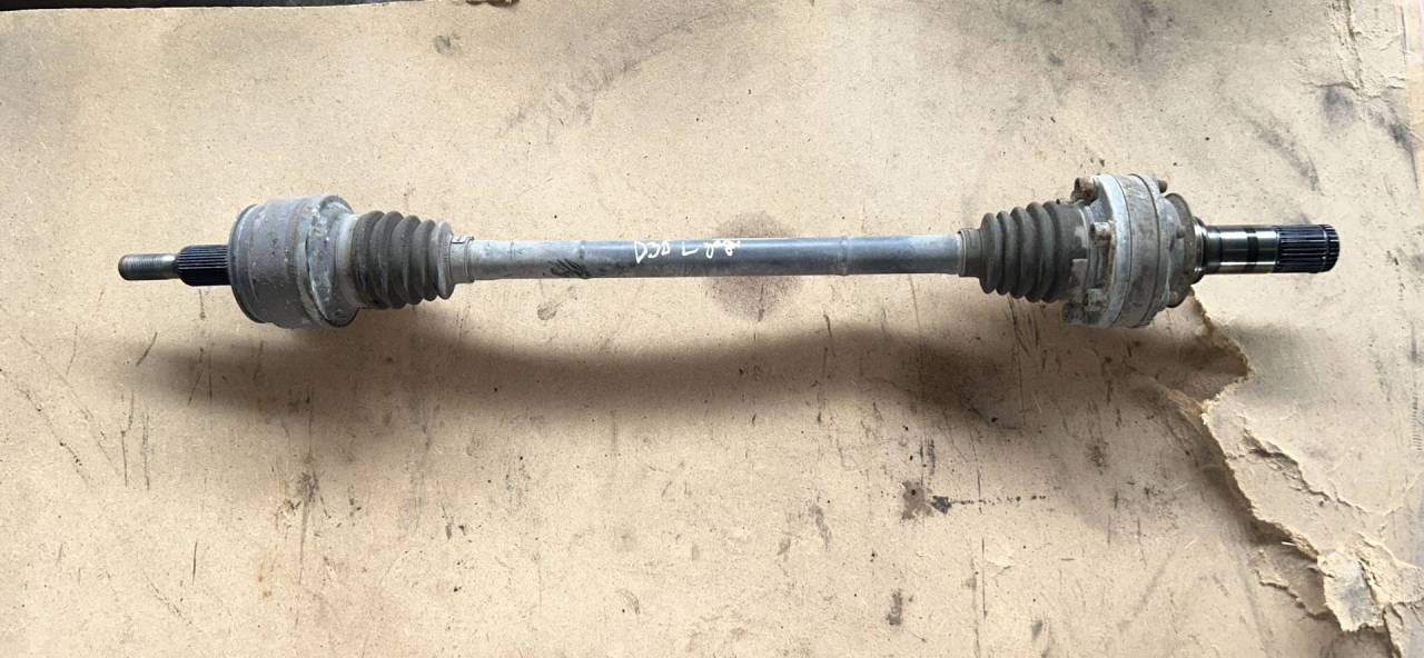 полуось задняя (приводной вал, ШРУС) Volkswagen Touareg 1 поколение 2002, 2.5 л., BAC, дизель, МКПП, 7L6501201B - фото №1