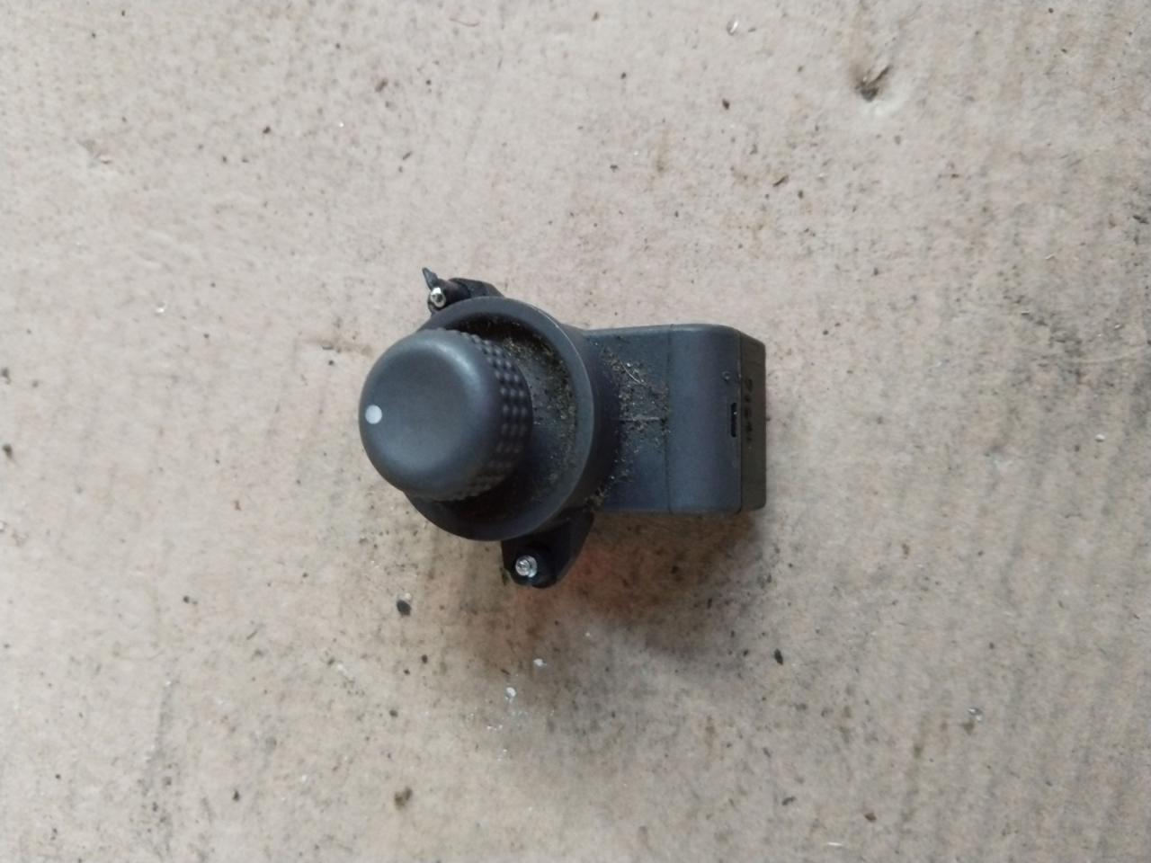 джойстик регулировки зеркал Renault Espace 3 поколение 1997, 2.2 л., G9T 710, дизель - фото №1