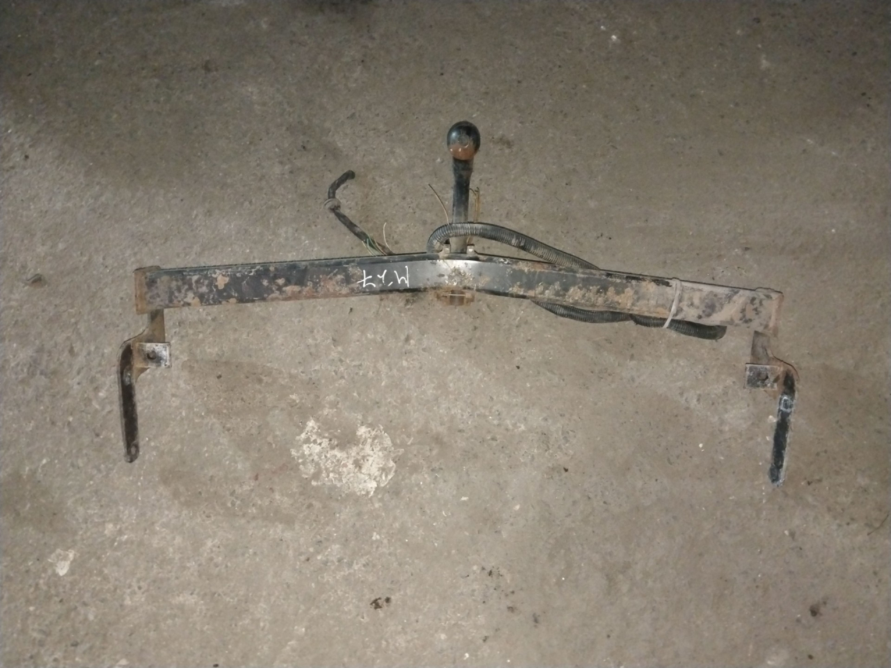 прицепное устройство (фаркоп) Citroen C3 Picasso 1 поколение 2009, 1.6 л., 5FW (EP6), бензин - фото №1