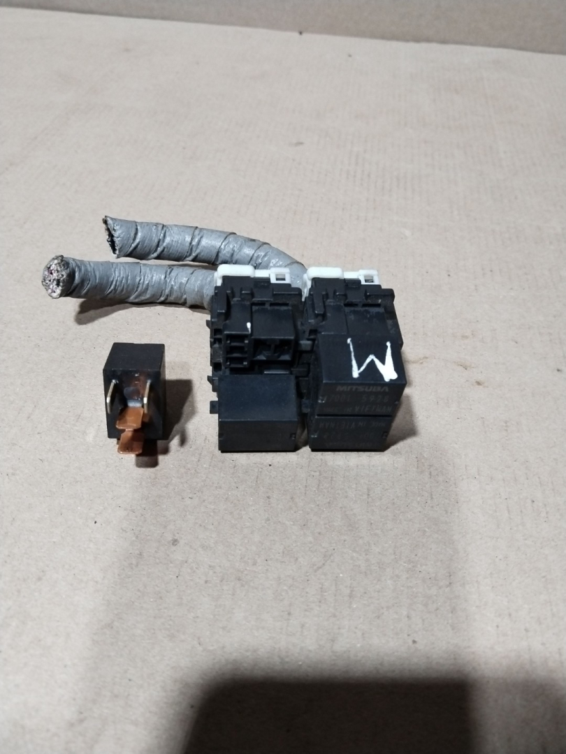 реле (прочие) Honda Accord 7 поколение 2005, 2.0 л., K20Z2, бензин, МКПП, 70015930 - фото №1