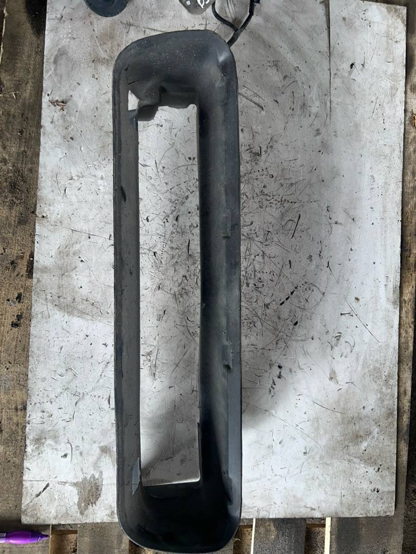 накладка (воздуховод) на телевизор Volvo S40 2 поколение (2004 - 2007) - фото №1