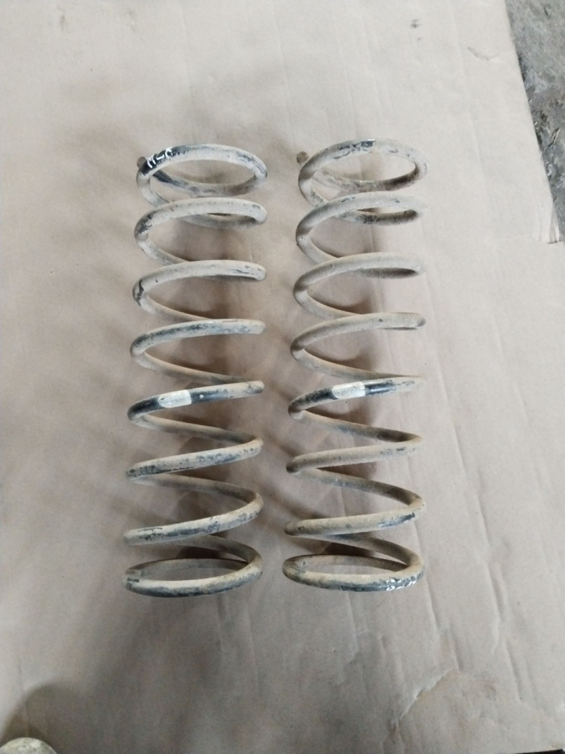 пружина задняя Toyota Land Cruiser Prado 1 поколение J70 1992, 2.4 л., 2L-T, дизель - фото №1