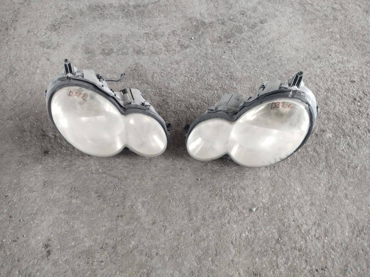 фара левая Mercedes-Benz C-Класс W203/S203/CL203 2001, 2.2 л., OM 611.962, дизель, МКПП - фото №1