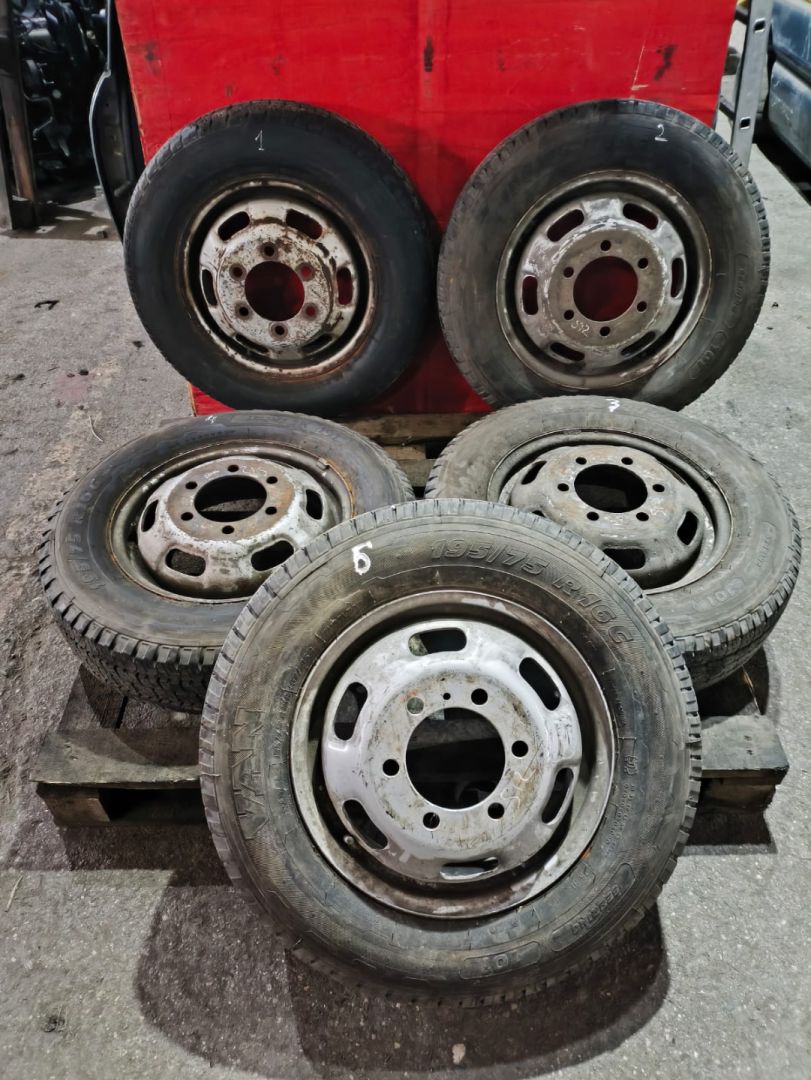 диск штампованный IVECO Daily 3 поколение 2000, 2.8 л., 8140.43C.4031, дизель - фото №1