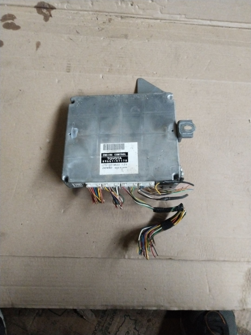 блок управления двигателем Toyota Prius 2 поколение 2005, 1.5 л., 1NZ-FE, бензин, 8966147170 - фото №1