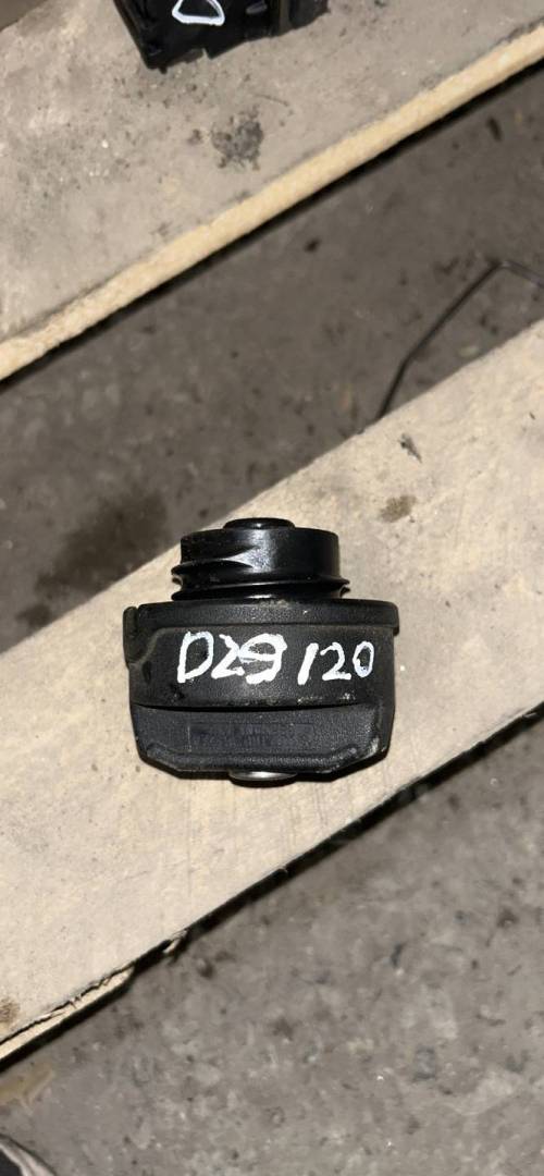 пробка топливного бака Volkswagen Transporter T4 2002, 2.5 л., AYY, дизель, МКПП - фото №1