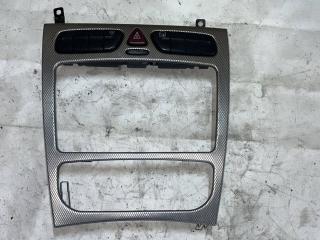 рамка под магнитолу Mercedes-Benz C-Класс W203/S203/CL203 2001, 2.2 л., OM 611.962, дизель, МКПП