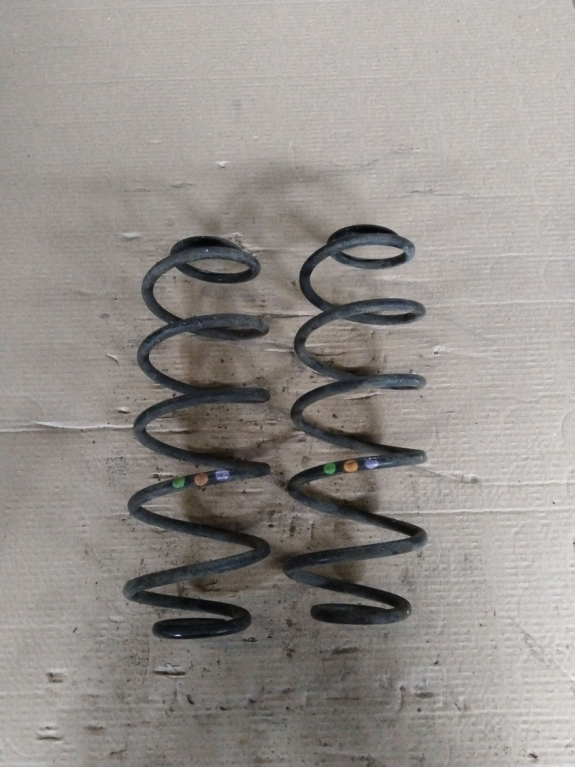 пружина задняя Citroen C3 Picasso 1 поколение 2009, 1.6 л., 5FW (EP6), бензин - фото №1
