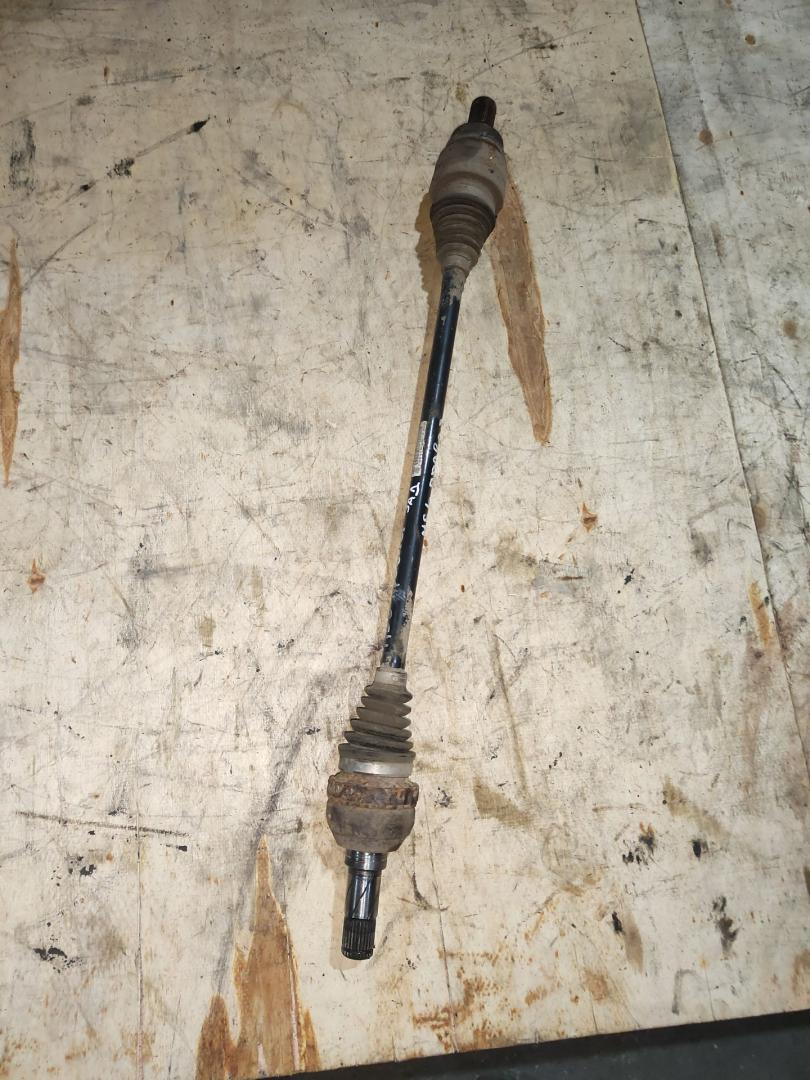 полуось задняя (приводной вал, ШРУС) Volvo XC90 1 поколение 2003, 2.9 л., бензин, АКПП - фото №1