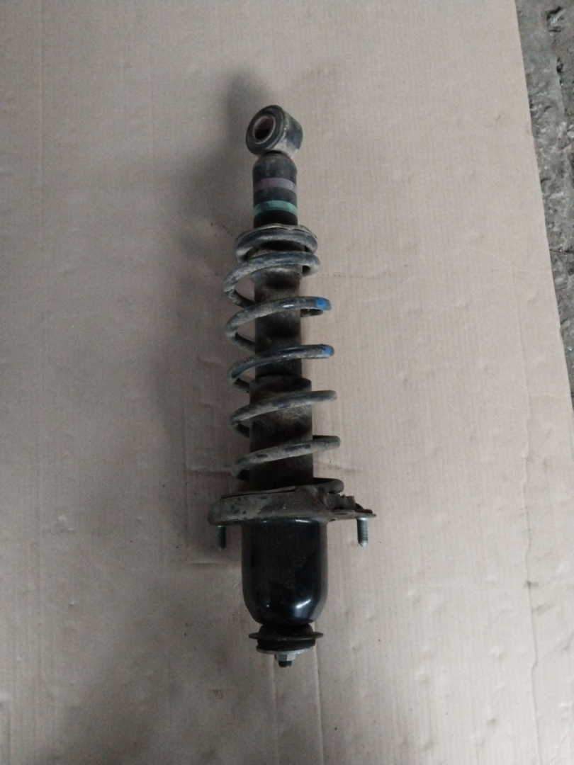 стойка задняя Toyota Prius 2 поколение 2005, 1.5 л., 1NZ-FE, бензин - фото №1