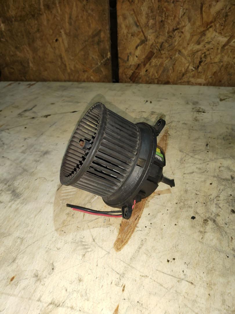 моторчик печки Volkswagen LT 2 поколение 1999, 2.5 л., ANJ, дизель, МКПП, микроавтобус - фото №1