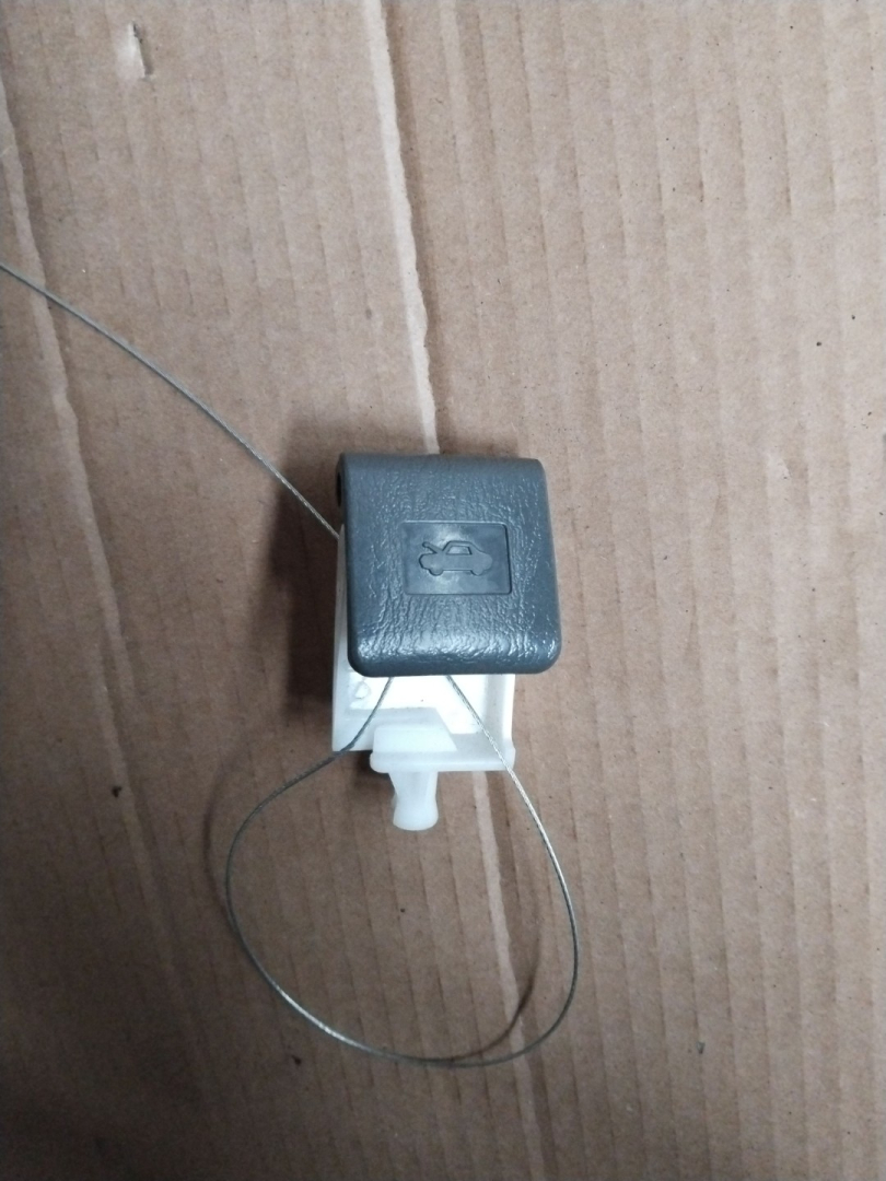 ручка открывания капота Toyota Prius 2 поколение 2005, 1.5 л., 1NZ-FE, бензин - фото №1