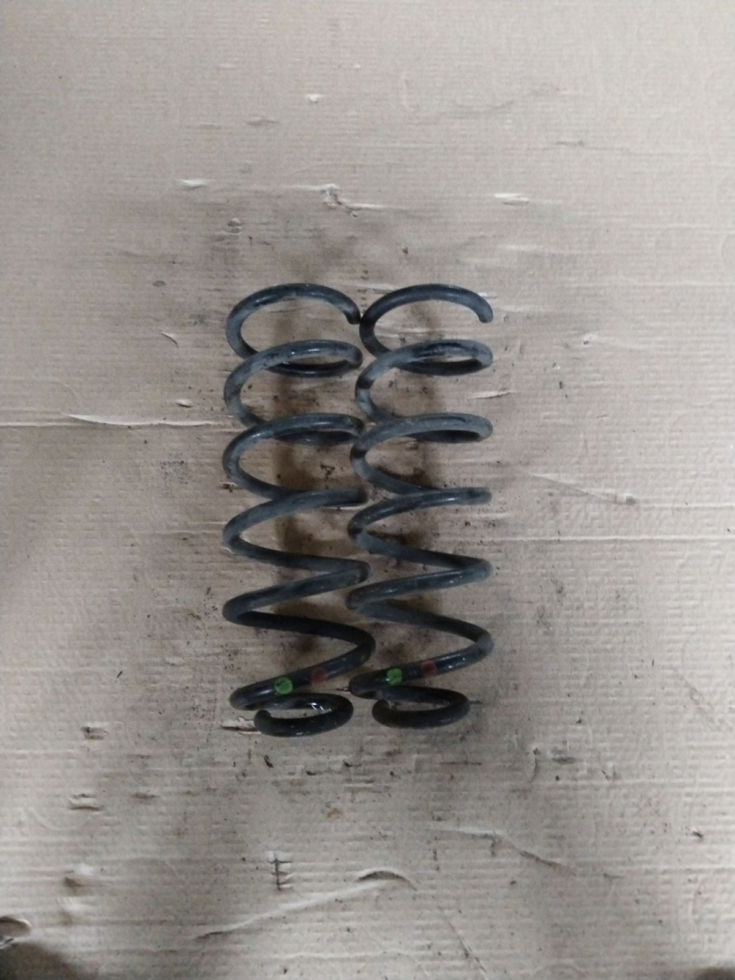 пружина задняя Dacia Logan 2 поколение 2013, 0.9 л., H4B 400, бензин, универсал - фото №1