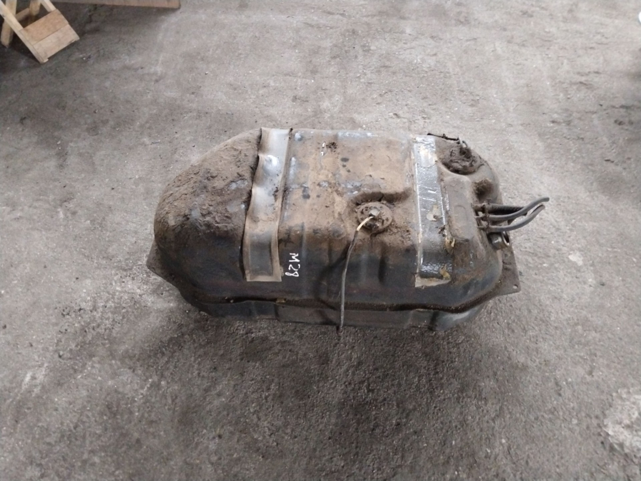 бак топливный Toyota Land Cruiser Prado 1 поколение J70 1992, 2.4 л., 2L-T, дизель - фото №1