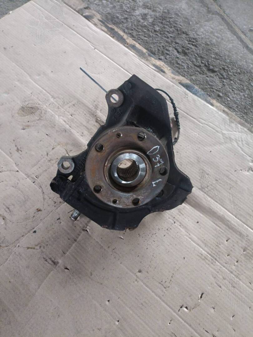 ступица передняя левая Peugeot Boxer 2 поколение 2006, 2.2 л., 4HU (P22DTE), дизель, МКПП - фото №1