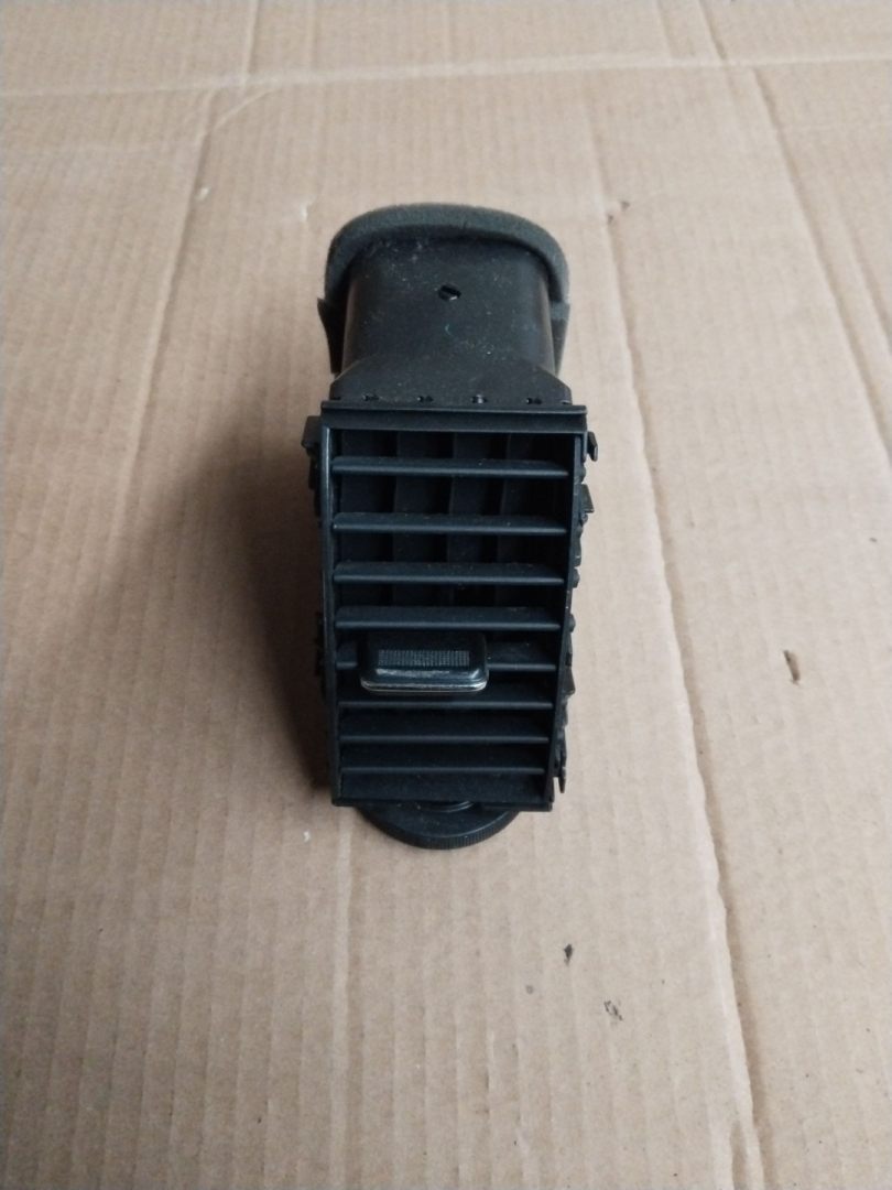 дефлектор обдува салона Toyota Prius 2 поколение 2005, 1.5 л., 1NZ-FE, бензин - фото №1