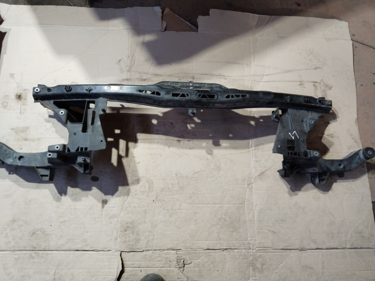 передняя панель крепления облицовки (телевизор) Mercedes-Benz Vito W639 2007, 2.2 л., OM 646.982, дизель, АКПП - фото №1