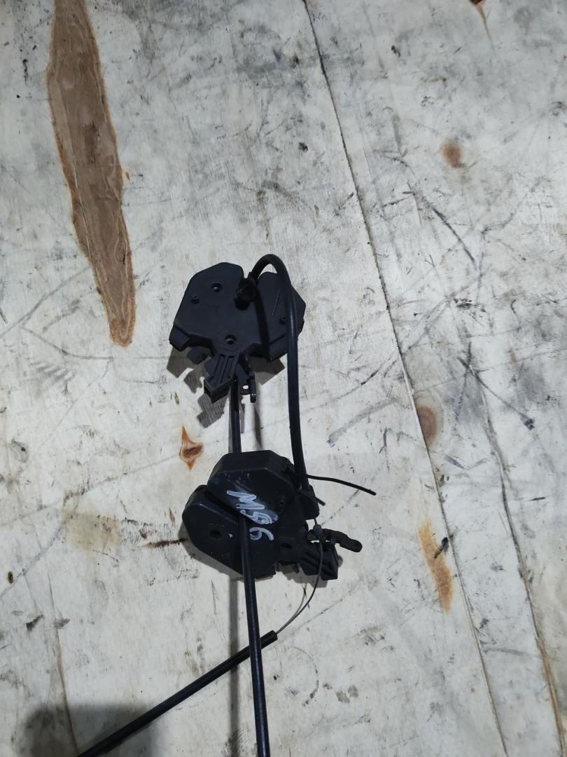 замок капота Volvo XC90 1 поколение 2003, 2.9 л., бензин, АКПП - фото №1