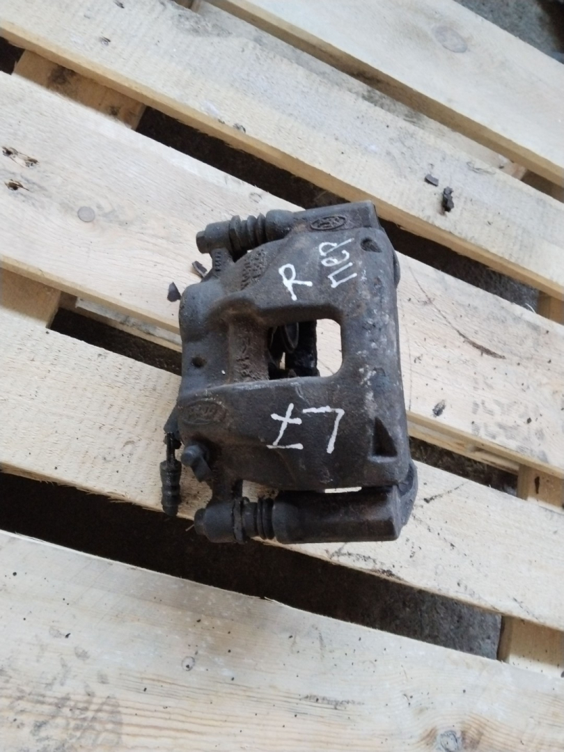 суппорт передний правый Ford Transit 7 поколение 2010, 2.2 л., дизель, МКПП - фото №1