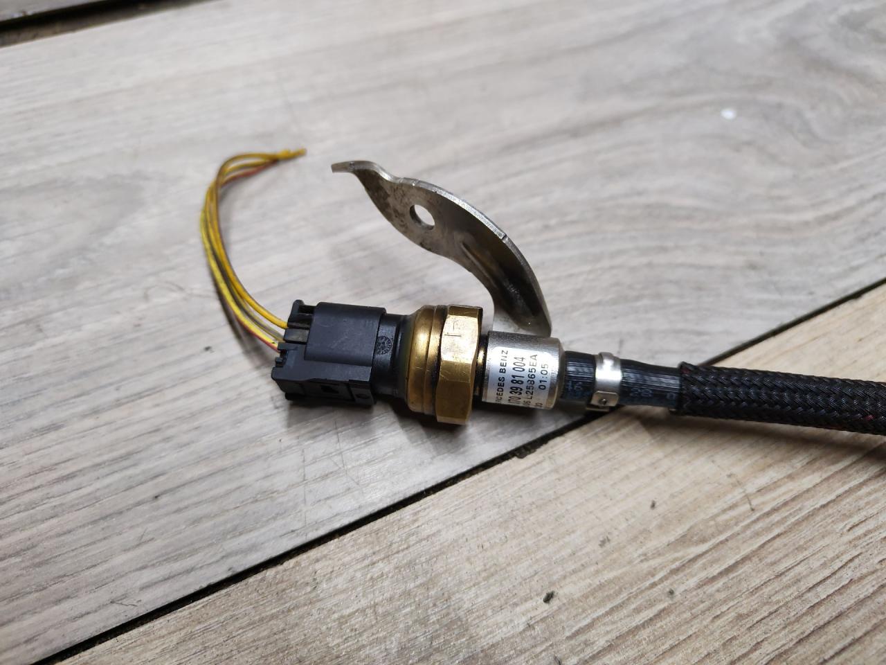 датчик давления топлива Mercedes-Benz Sprinter W907/W910 2019, дизель, A6510703981004 - фото №1