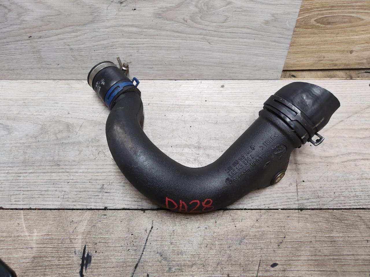 патрубок интеркулера Volkswagen Golf 3 поколение 1996, 1.9 л., 1Z, дизель, 3A0145970A, 1H0145762 - фото №1