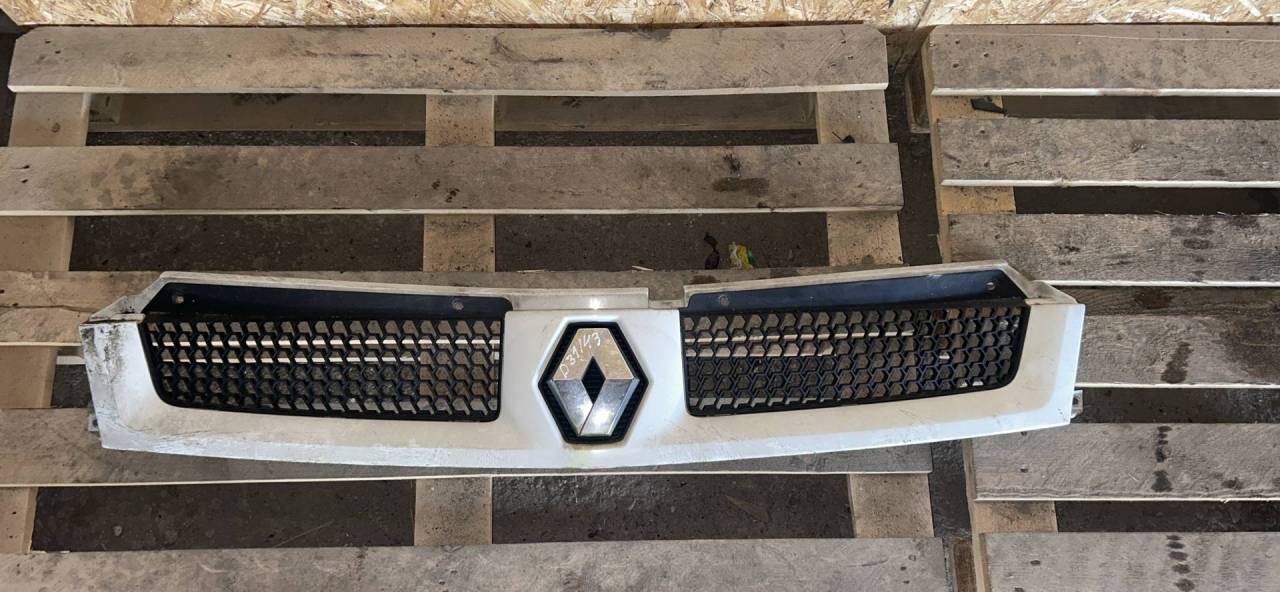 решетка радиатора Renault Master 2 поколение 2003, 3.0 л., ZD3 202, дизель, МКПП - фото №1