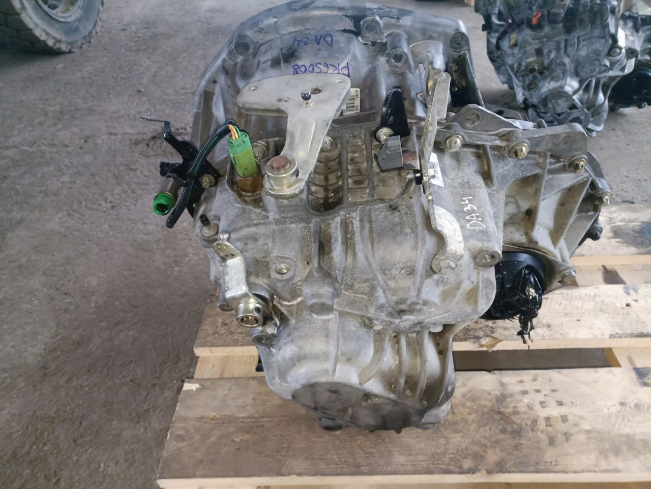 КПП механическая (МКПП) Renault Laguna 2 поколение 2003, 1.9 л., дизель, PK6008, PK6S008 - фото №1