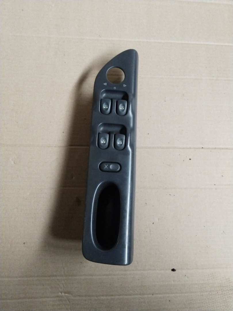 блок управления стеклоподъемниками Renault Espace 3 поколение 1997, 2.2 л., G9T 710, дизель - фото №1