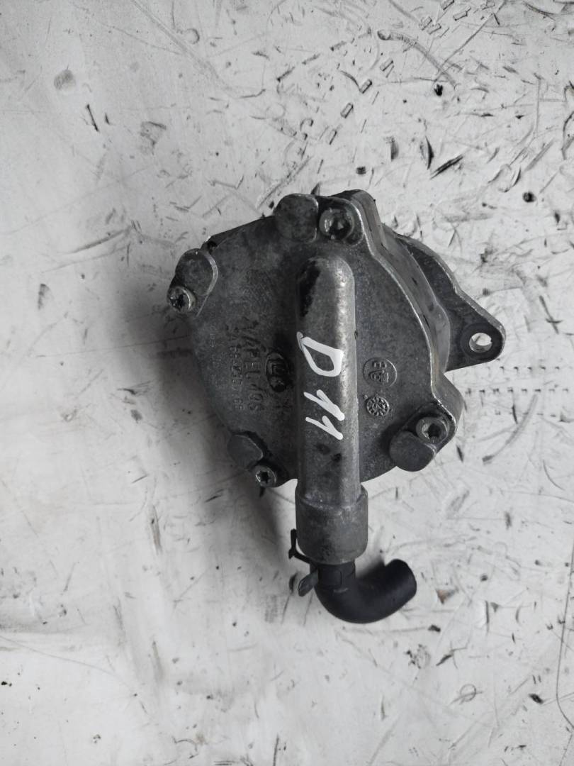 насос вакуумный Chrysler PT Cruiser 1 поколение 2004, 2.2 л., дизель - фото №1