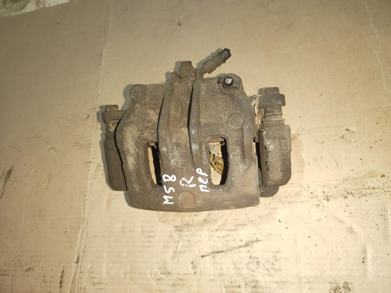 суппорт передний правый Hyundai Santa Fe 2 поколение (CM) 2007, 2.2 л., D4EB, дизель, АКПП - фото №1