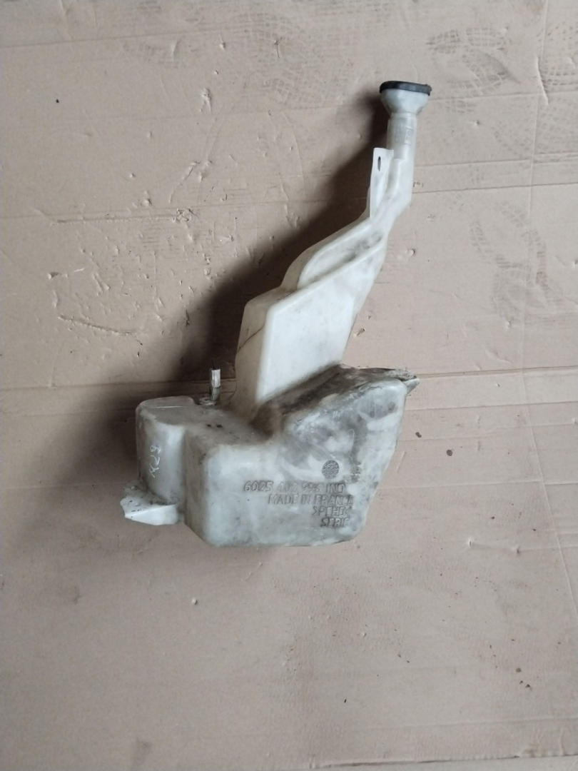 бачок омывателя Renault Espace 3 поколение 1997, 2.2 л., G9T 710, дизель - фото №1