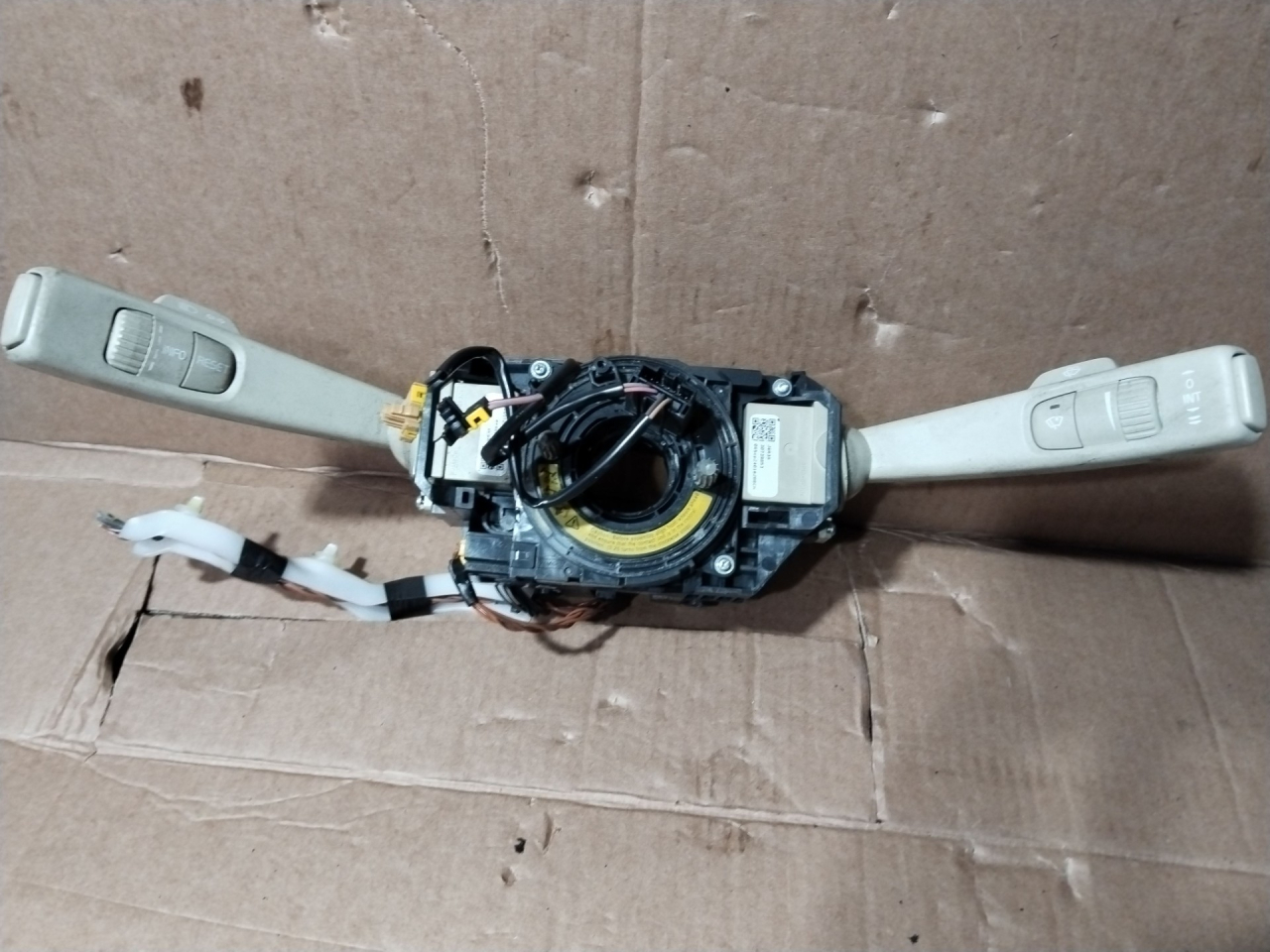 переключатель подрулевой (стрекоза) Volvo S80 2 поколение 2008, 2.4 л., D 5244 T4, дизель - фото №1